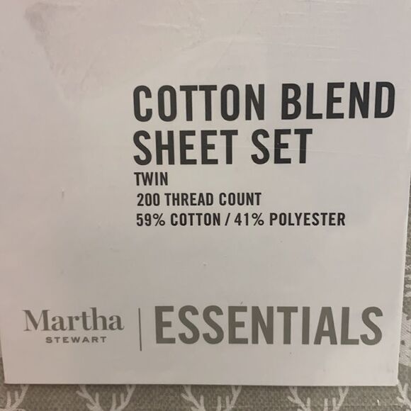 Martha Stewart Gingham Flannel Sheet Set. - Picture 3 of 5
